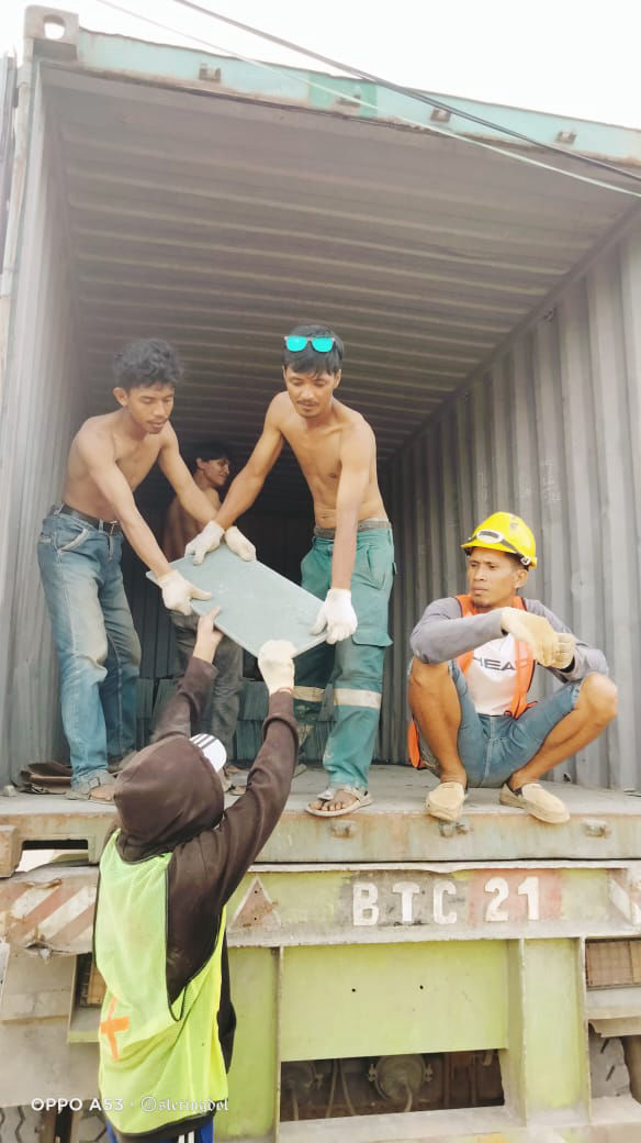 pengiriman batu alam ke pontianak via container laut